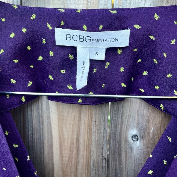 FINAL PRICE: BCBG Long Sleeve Purple Dress with Lime Green Zigzag Pattern - Picture 3 of 8